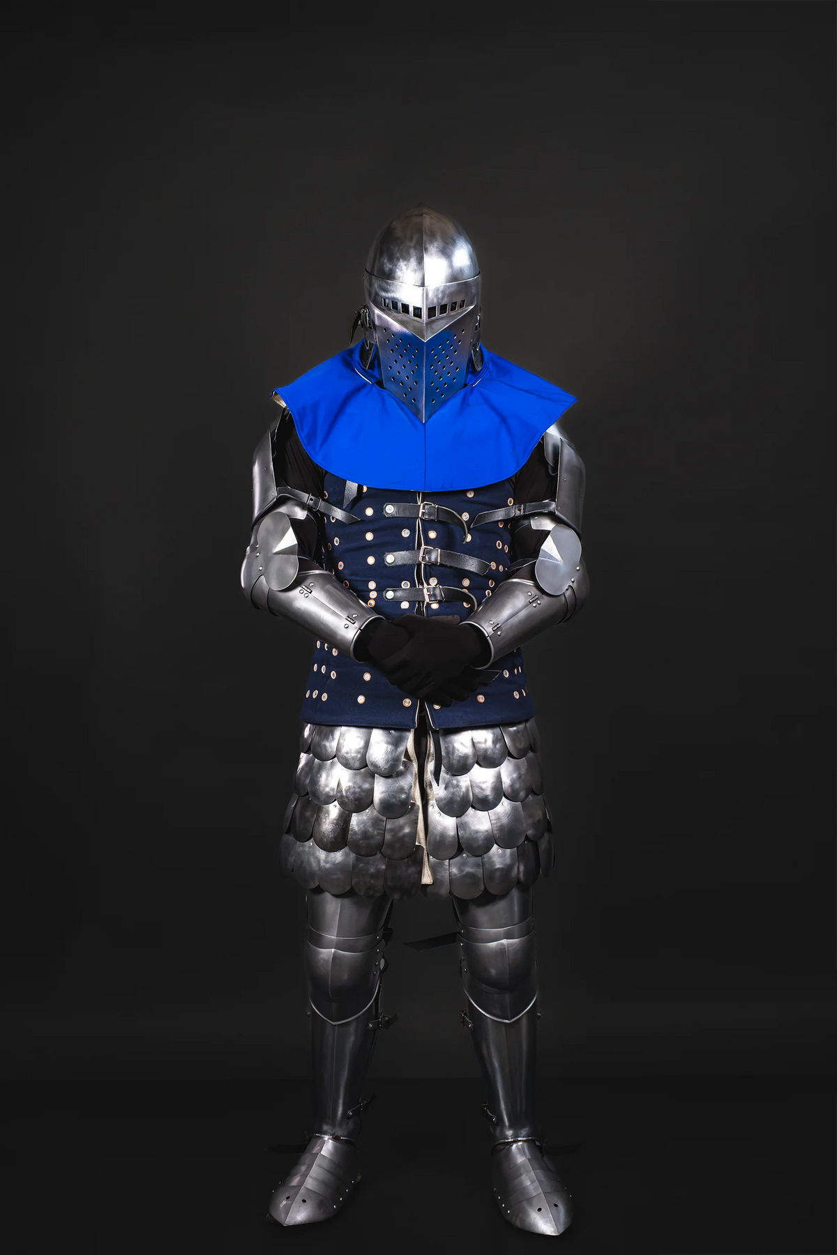 Cuisses shown in a complete armor setup; other pieces sold separately