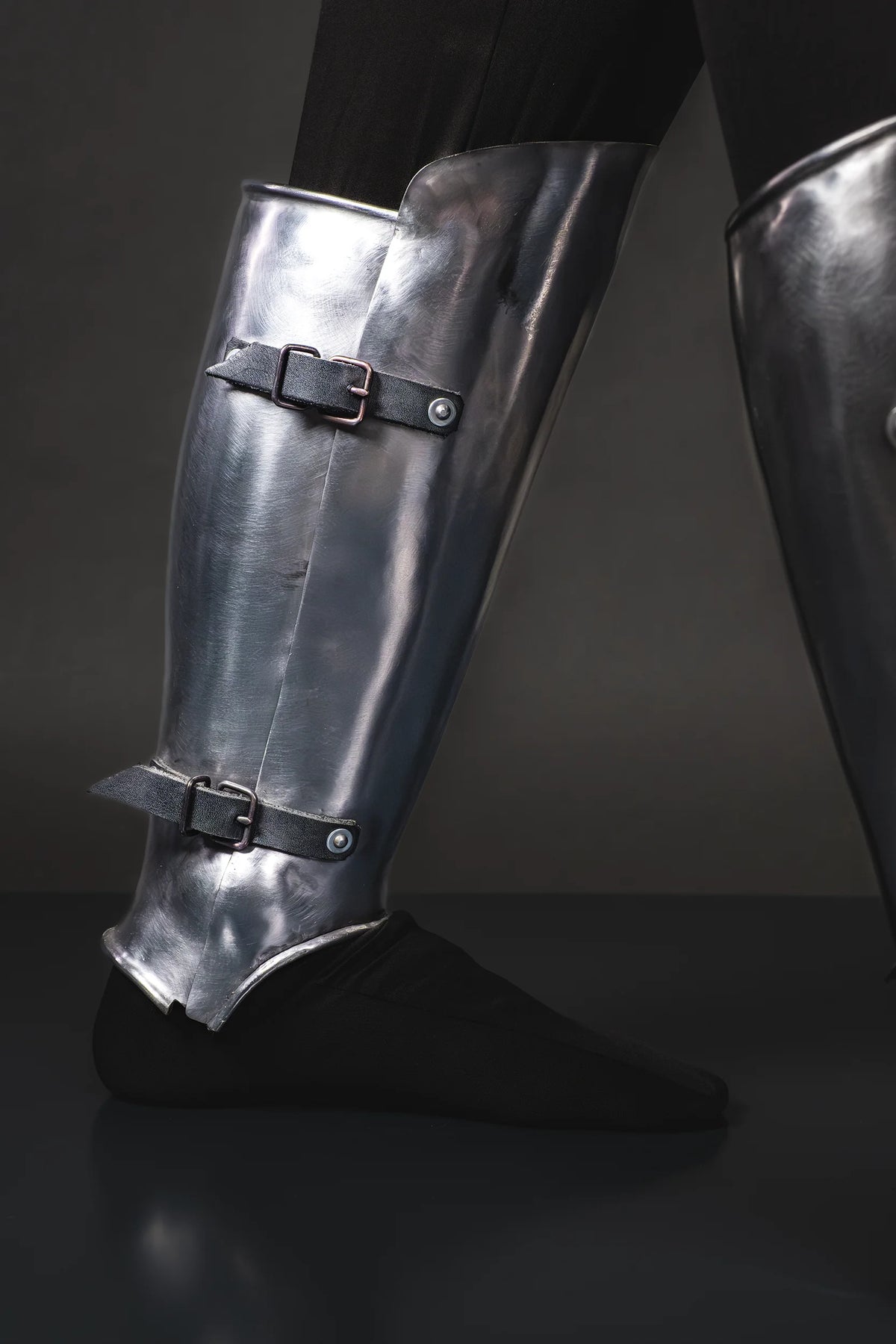 Greave — side view