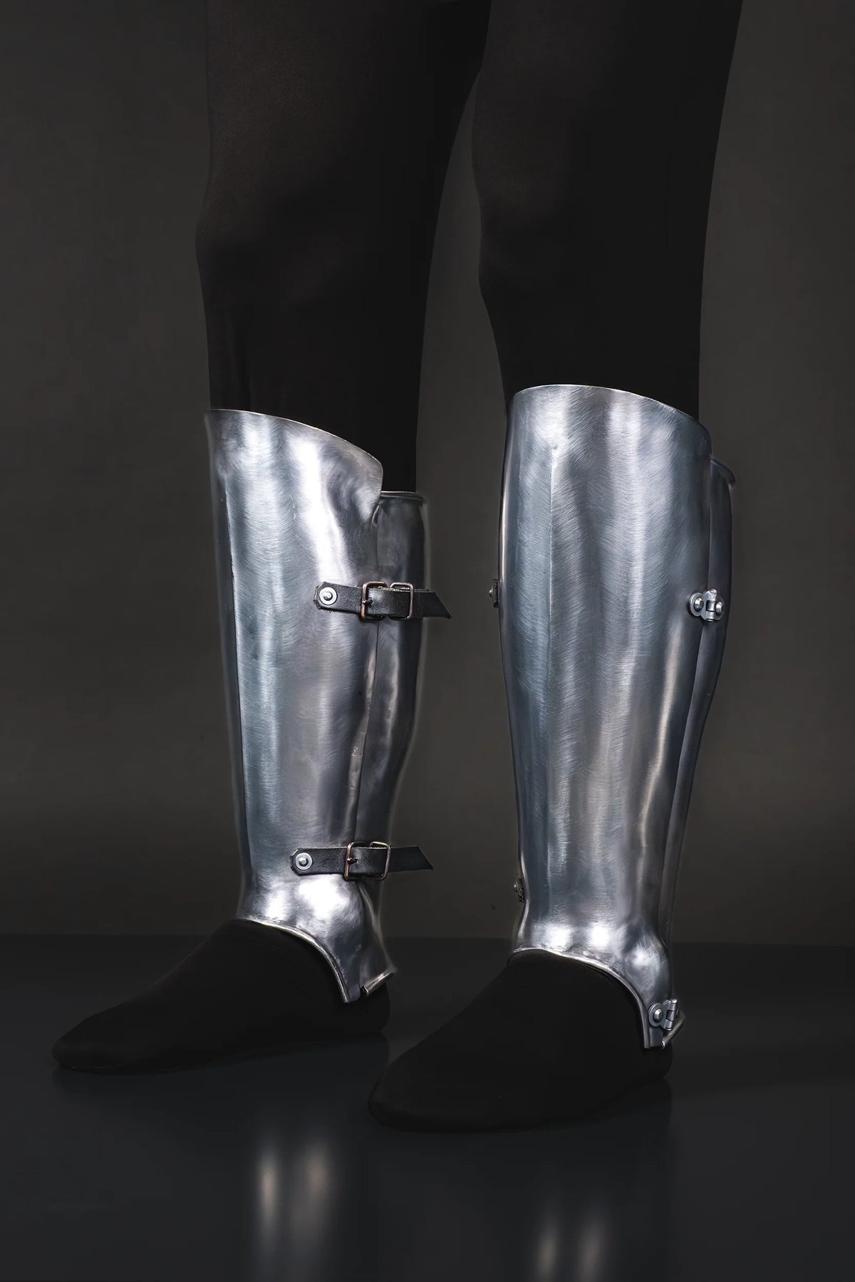 Prague Steel Makerz Greaves