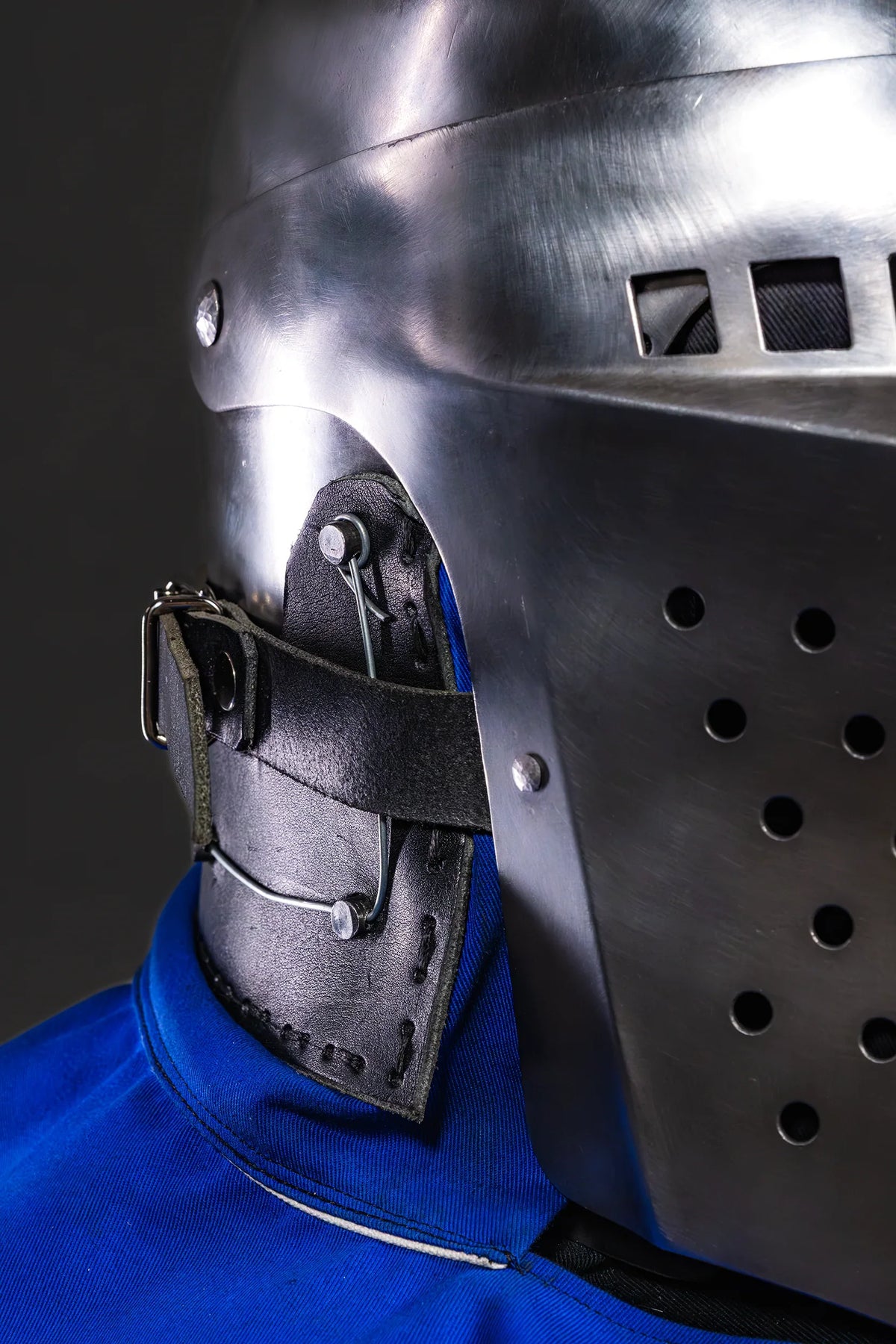 Buhurt helmet with blue aventail — visor